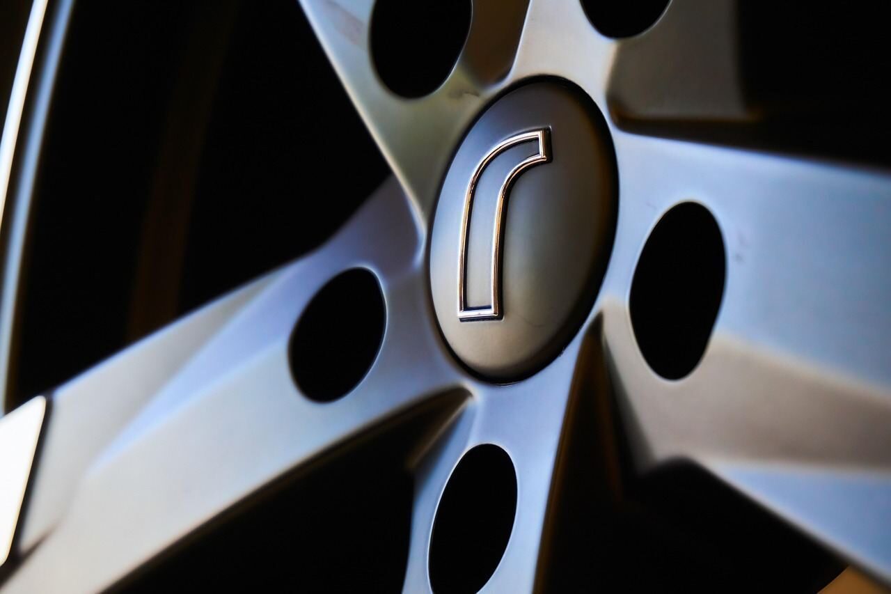 Miami-Dade flat tire service technician